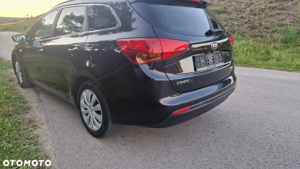 Kia Ceed 1.6 CRDi 128 Dream Team Edition - 3