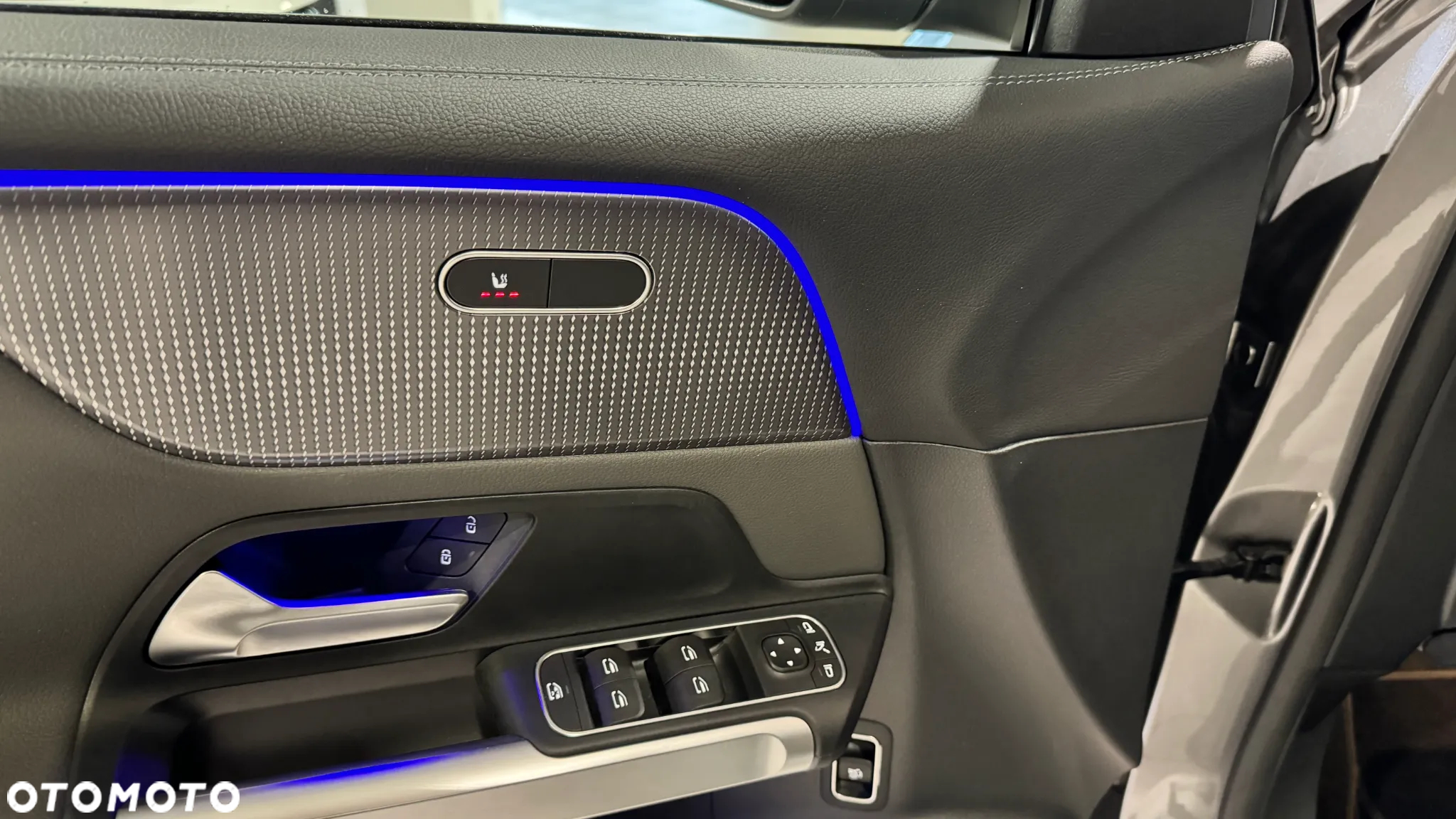 Mercedes-Benz EQB 250 66.5kWh Electric Art - 14