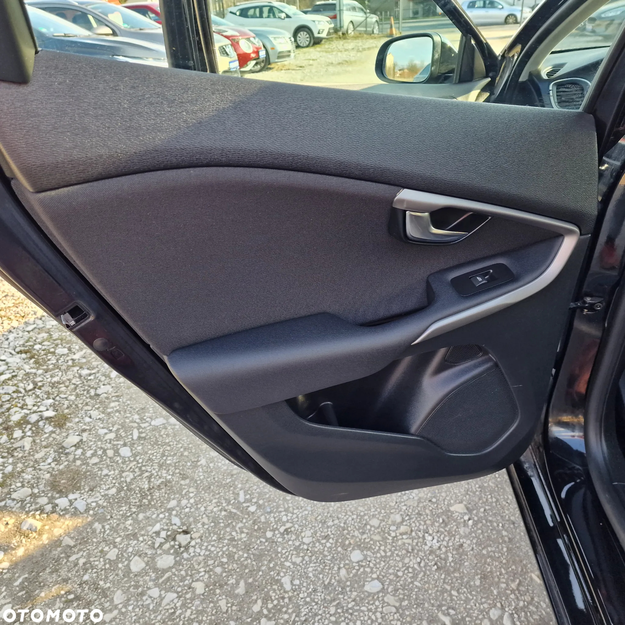 Volvo V40 T3 Drive-E Momentum - 16
