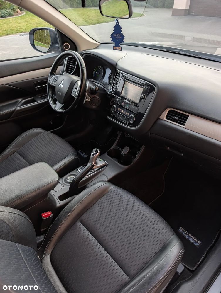 Mitsubishi Outlander 2.0 4WD Top - 6