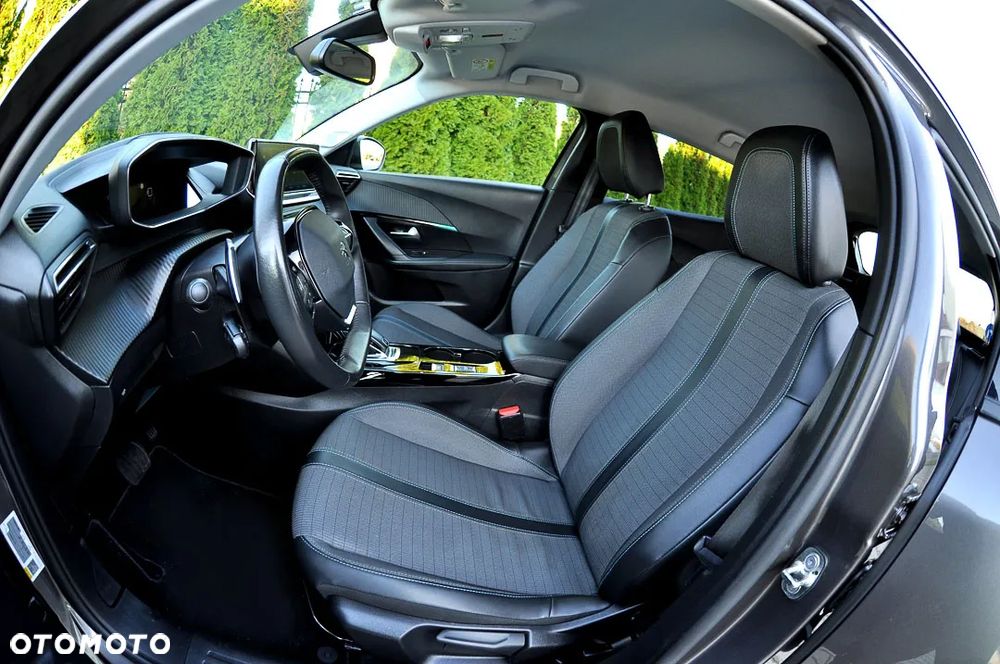 Peugeot 2008 BlueHDi 130 Allure S&S EAT8 - 21