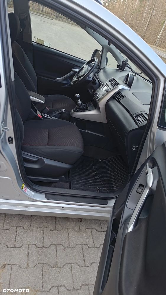 Toyota Verso 2.0 D-4D - 10