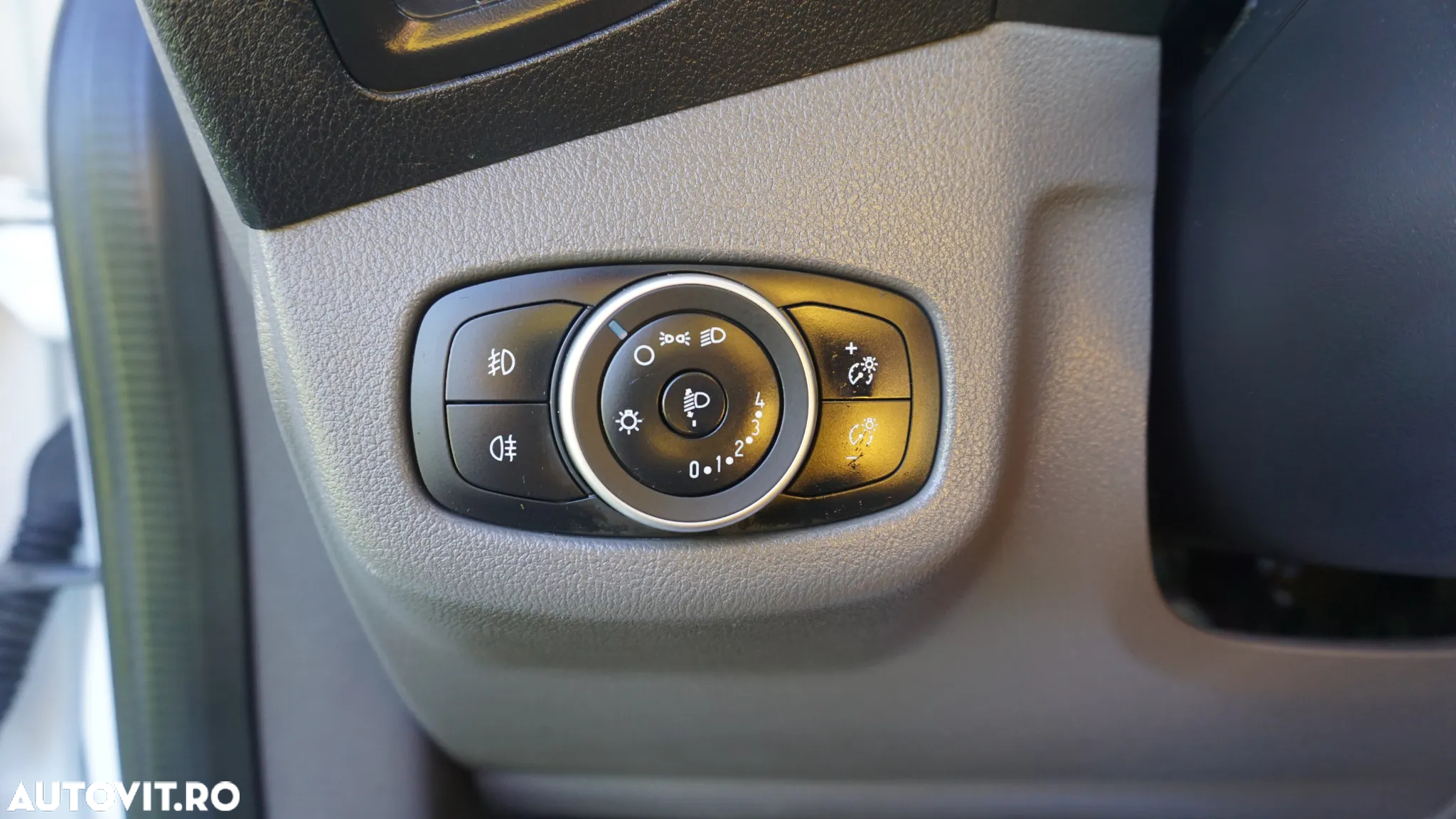 Ford Transit Connect - 14