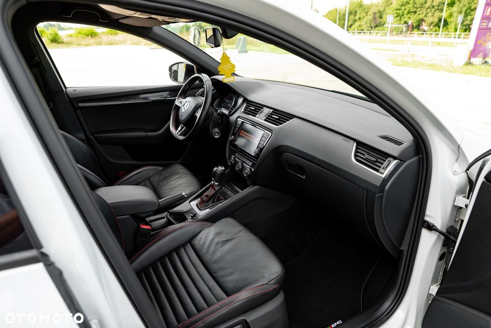 Skoda Octavia 2.0 TDI (Green tec) 4x4 DSG RS - 24