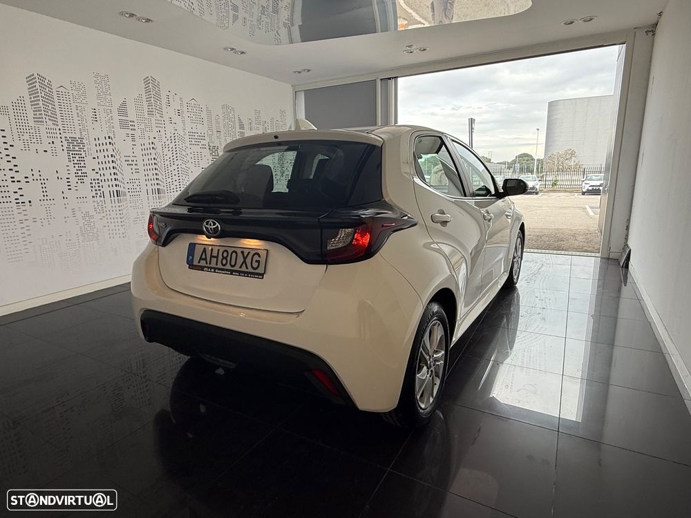 Toyota Yaris 1.0 VVT-i Comfort Plus - 2