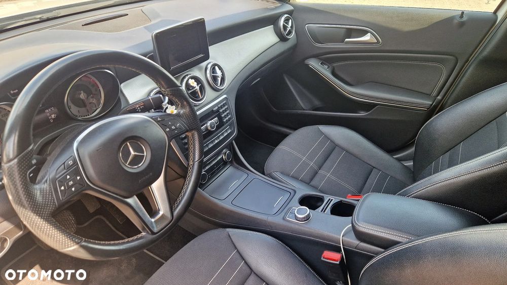 Mercedes-Benz GLA - 11