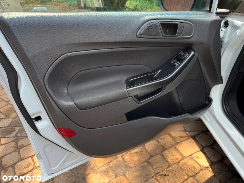 Ford Fiesta 1.25 Silver X (Ambiente) EU6 - 28