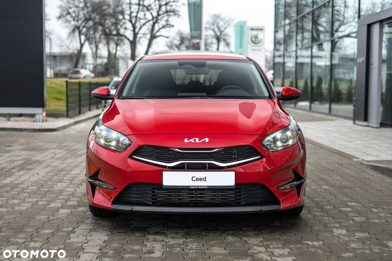 Kia Ceed - 4