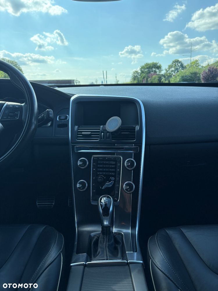 Volvo XC 60 D4 Drive-E R-Design Momentum - 29