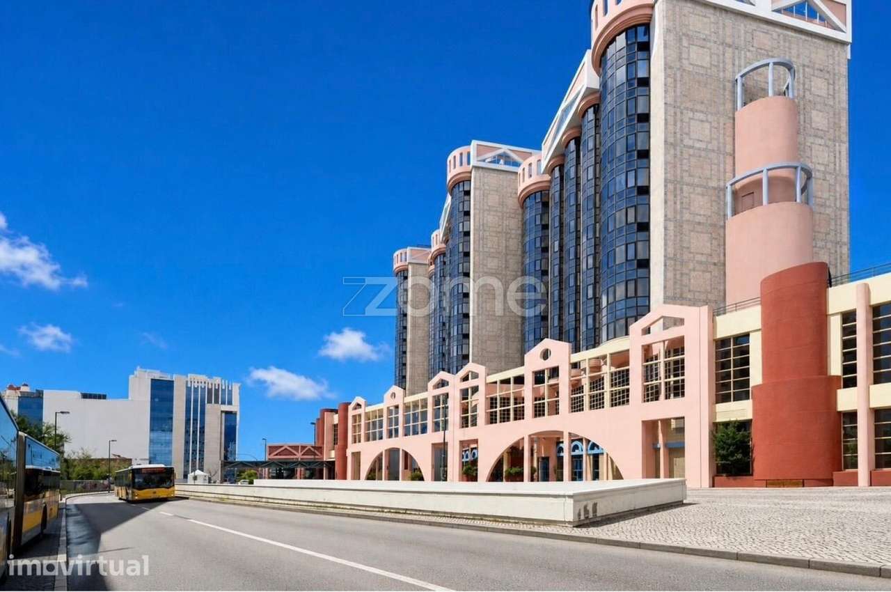 Apartamento T3 de Excelência - Torres das Amoreiras - Lisboa - Grande imagem: 2/22