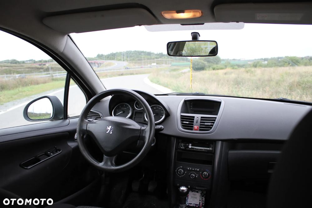 Peugeot 207 1.4 HDi Trendy Euro5 - 14