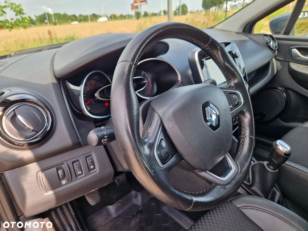 Renault Clio - 23