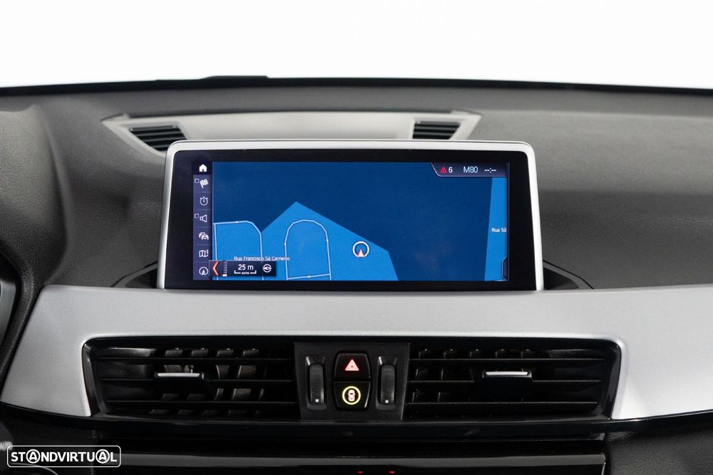 BMW X1 25 e xDrive Corporate Edition - 22