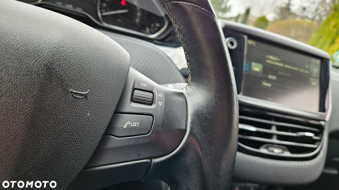Peugeot 208 PureTech 110 Stop & Start Signature - 24