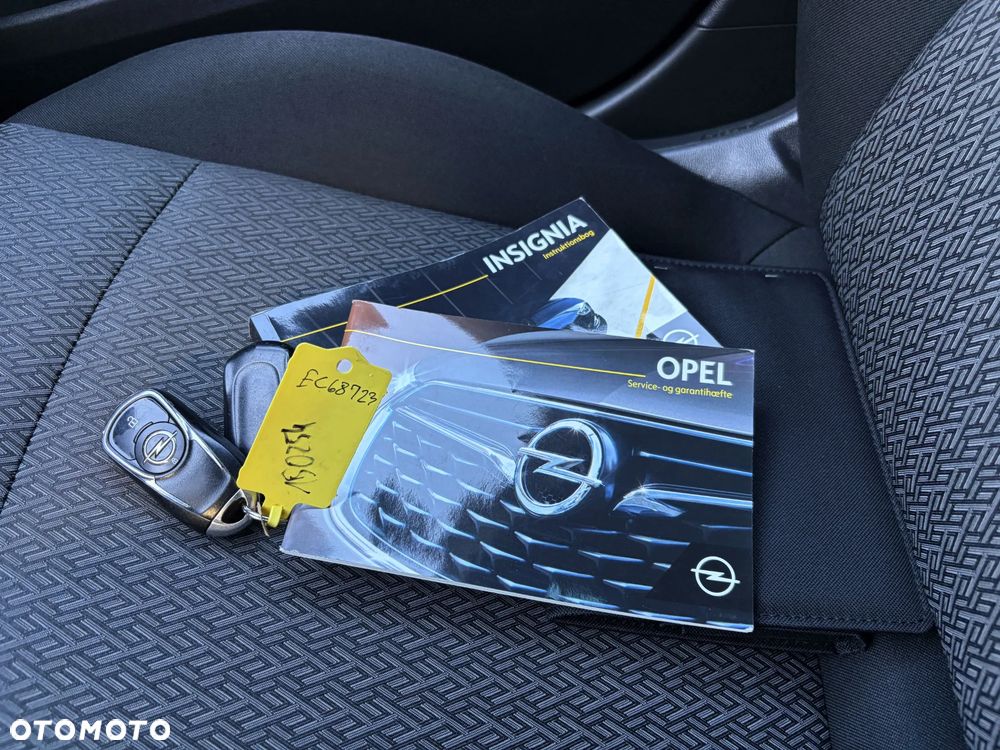 Opel Insignia - 32