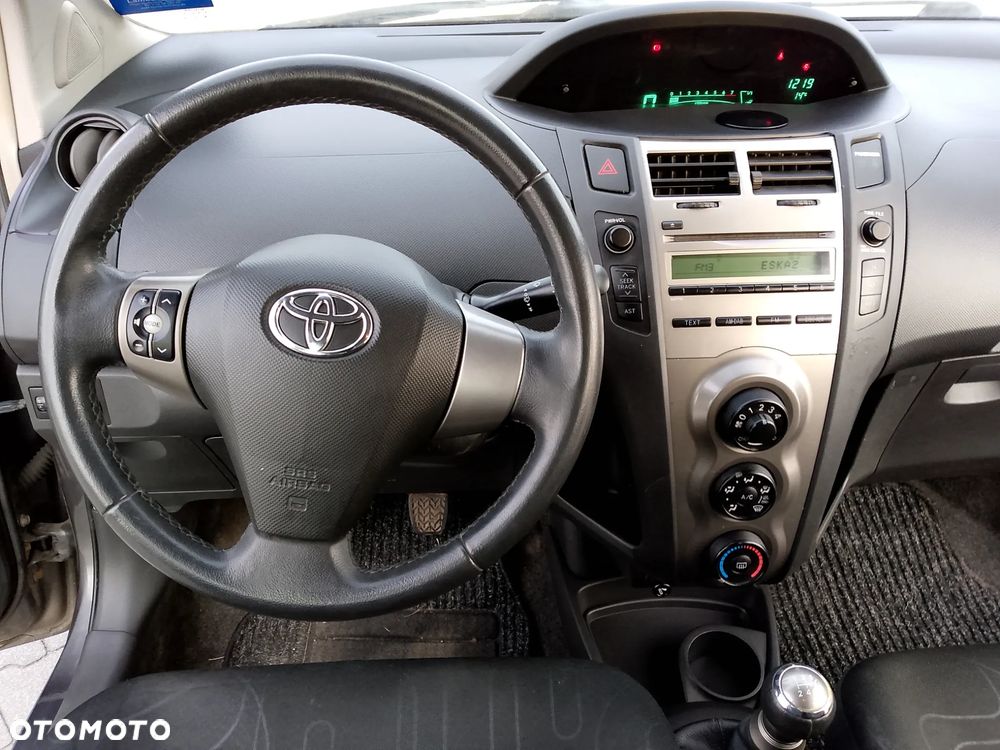 Toyota Yaris 1.0 VVT-i Comfort - 4