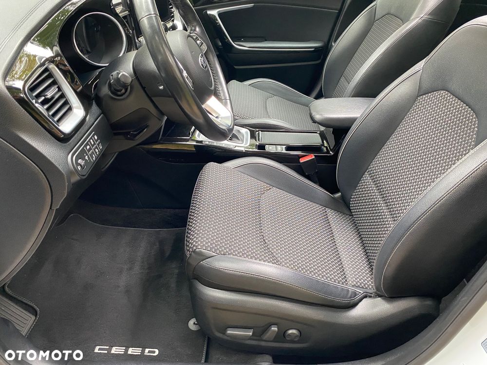 Kia Ceed 1.6 GDI PHEV Business Line DCT - 20