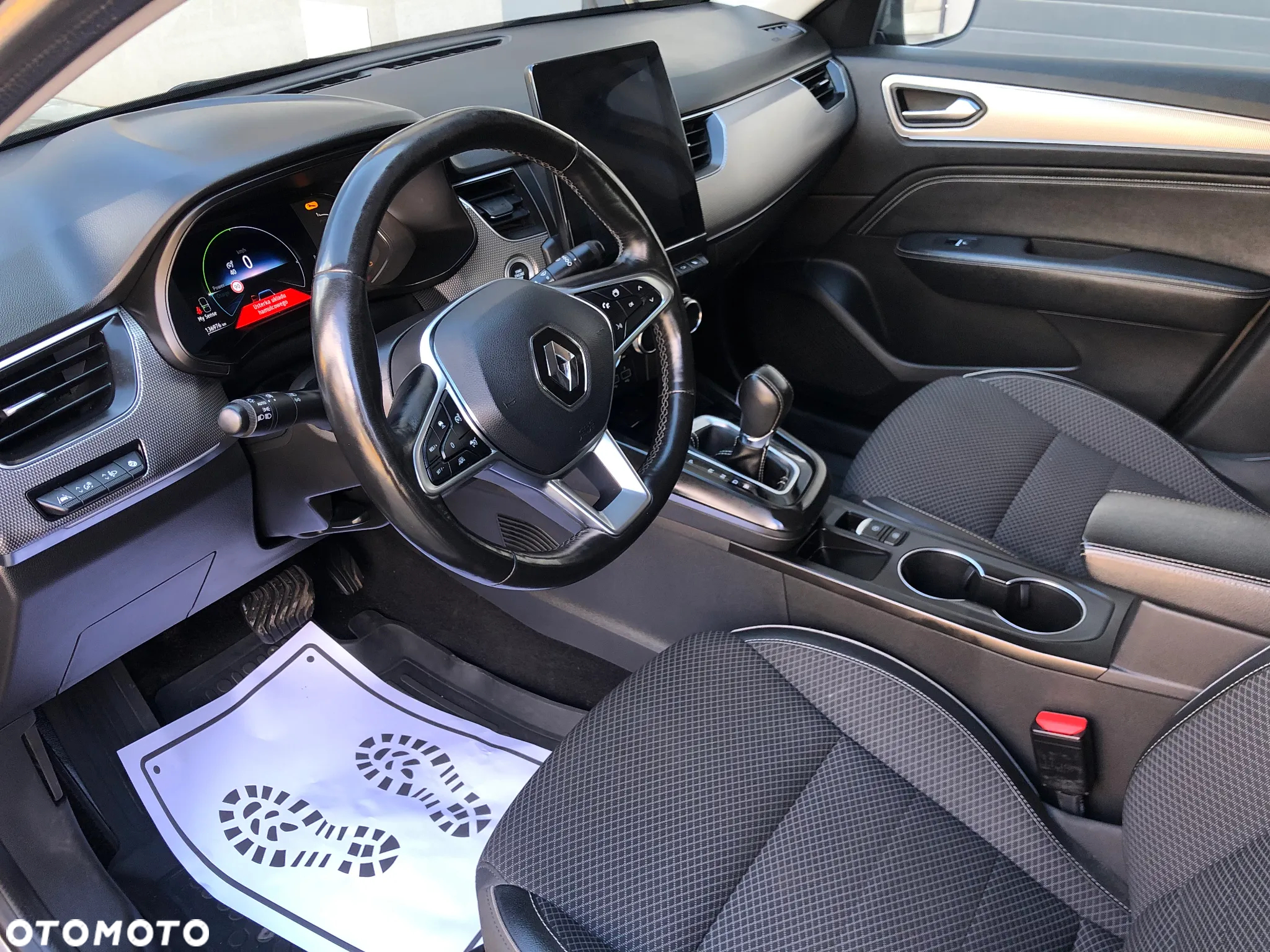 Renault Arkana 1.6 E-TECH Intens MMT - 9