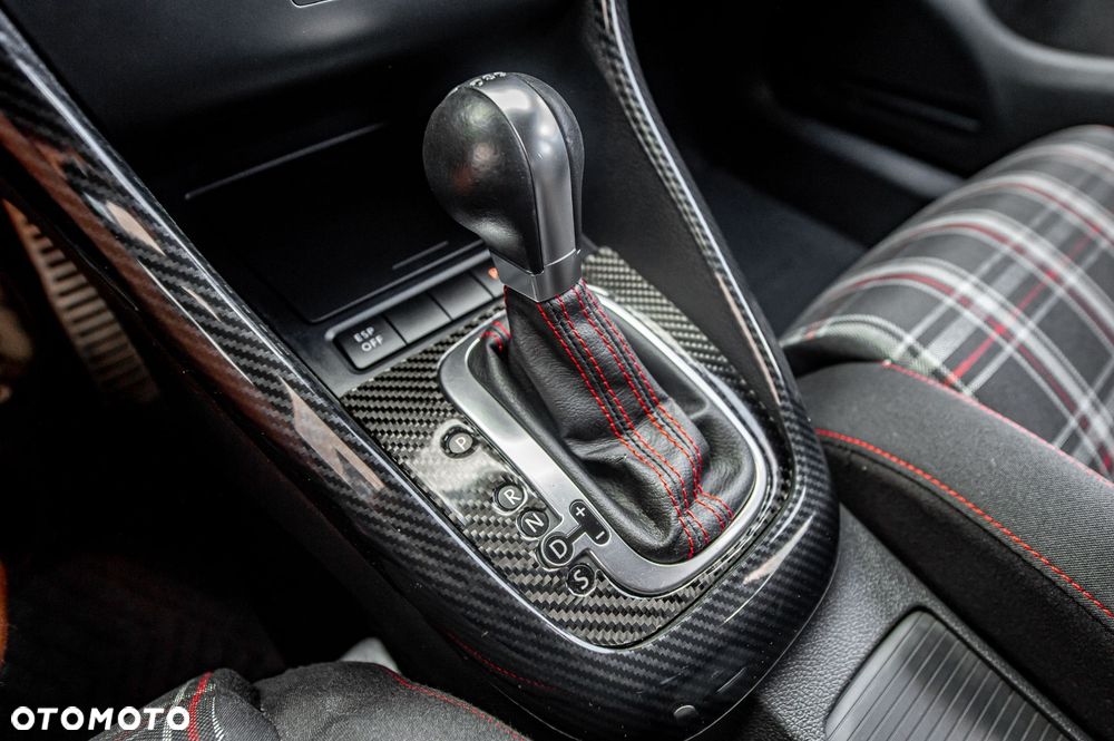 Volkswagen Golf 2.0 GTI DSG Edition 35 - 34