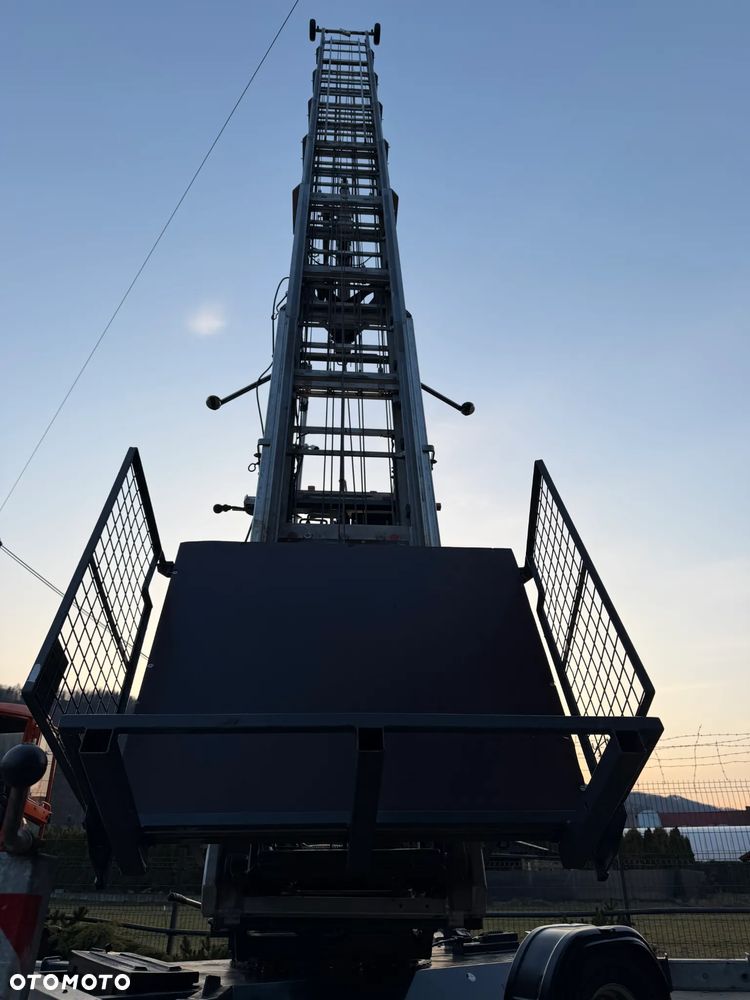 Paus Easy Big 25WH Drabina Dekarska w pełni Hydrauliczna 26 metrów. Obrotowa. 2018rok. Jak Nówka z salonu. praktycznie zerowy przebieg! Odpala na kluczyk. Silnik Honda. Serwisy w Dekra do Końca. Sprowadzona z Komuny Norweskiej. Wielka Okazja. Dokumenty do rejestracji. Dodatkowe sterowanie z góry. Nowy model - 36