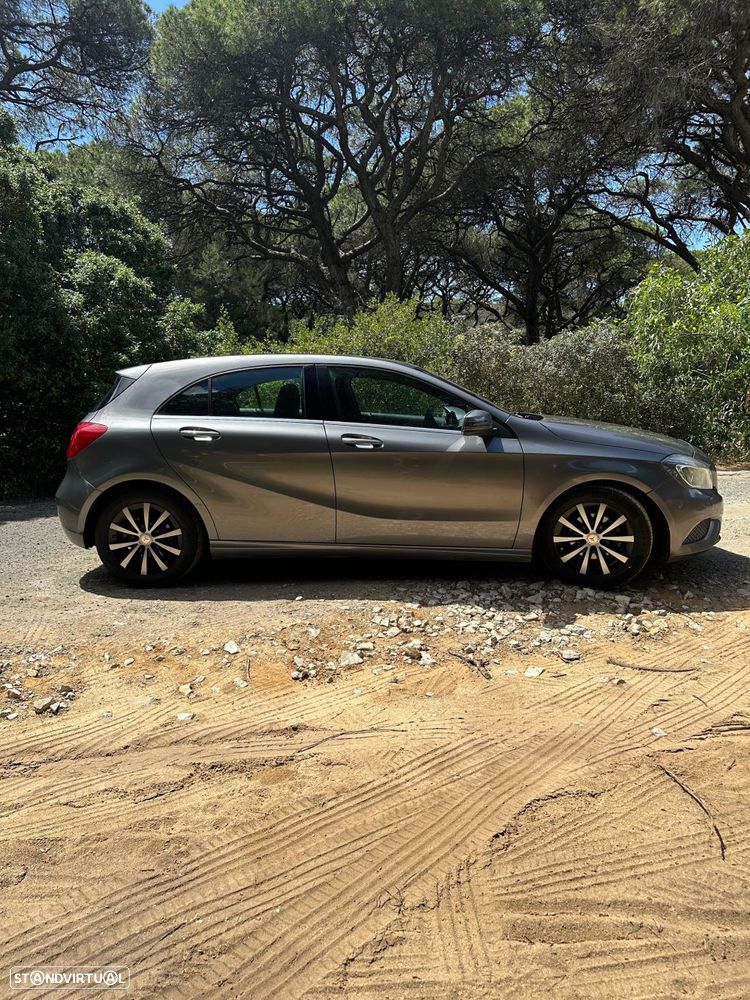 Mercedes-Benz A 180 d AMG Line - 7