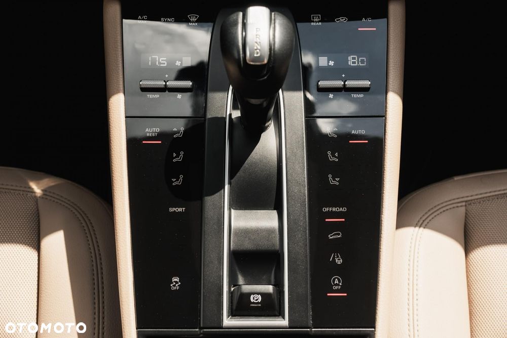 Porsche Macan Standard - 23