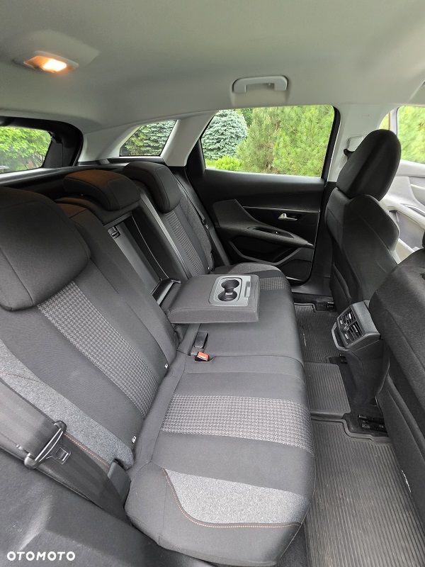 Peugeot 3008 1.6 BlueHDi Active S&S EAT6 - 26