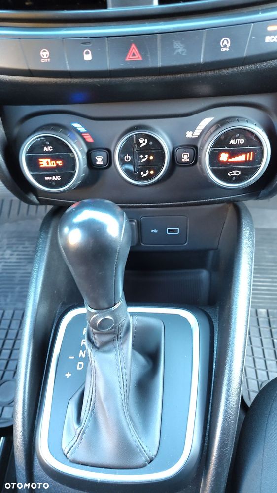 Fiat Tipo 1.6 MultiJet DCT Lounge - 32