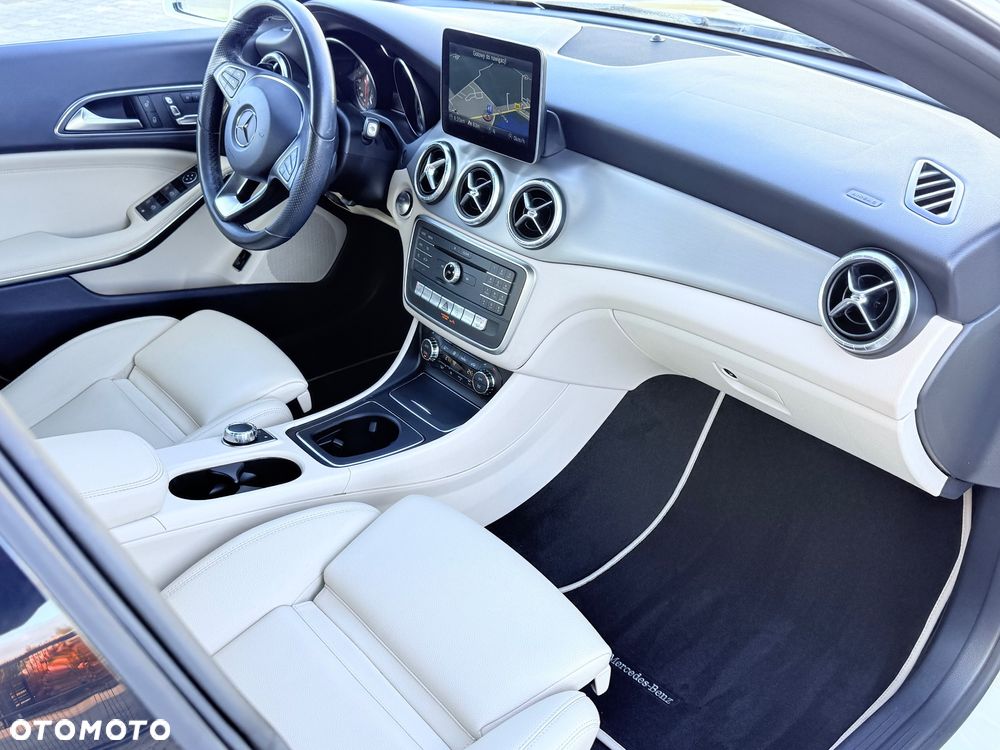 Mercedes-Benz CLA 250 AMG Line - 34