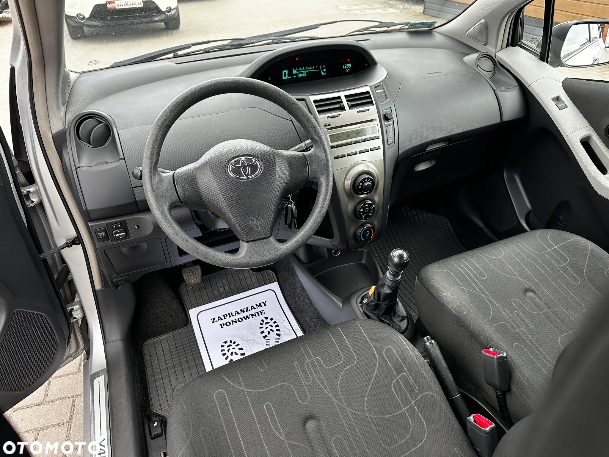Toyota Yaris - 7