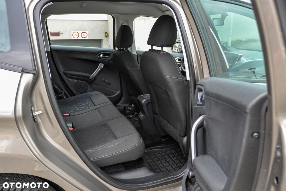 Peugeot 2008 - 12
