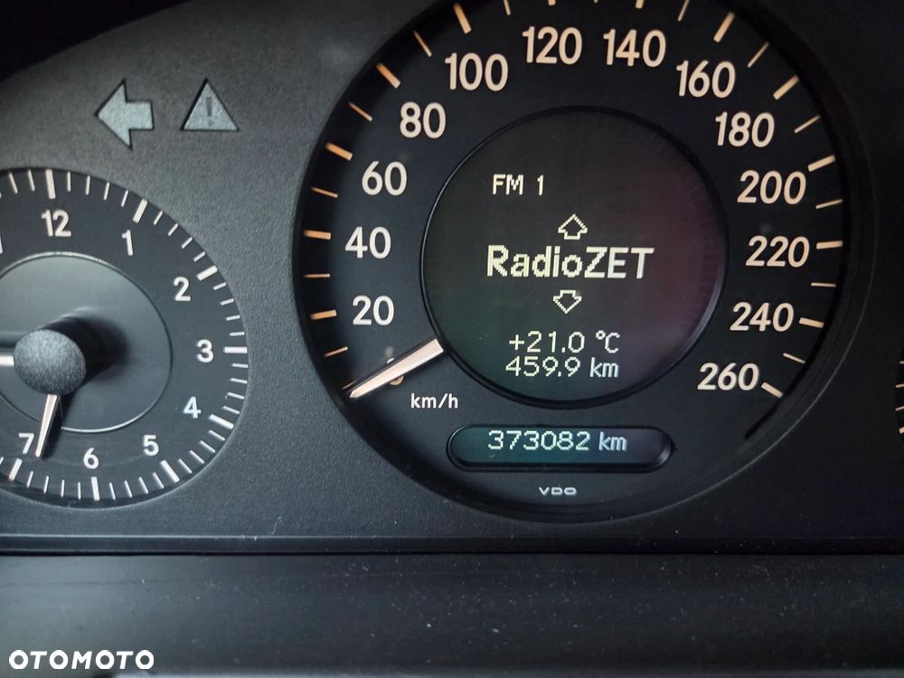 Mercedes-Benz Klasa E 220 CDI T Classic - 16