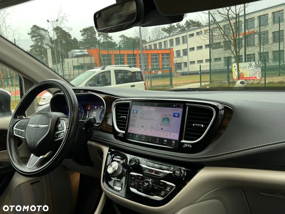 Chrysler Pacifica - 8