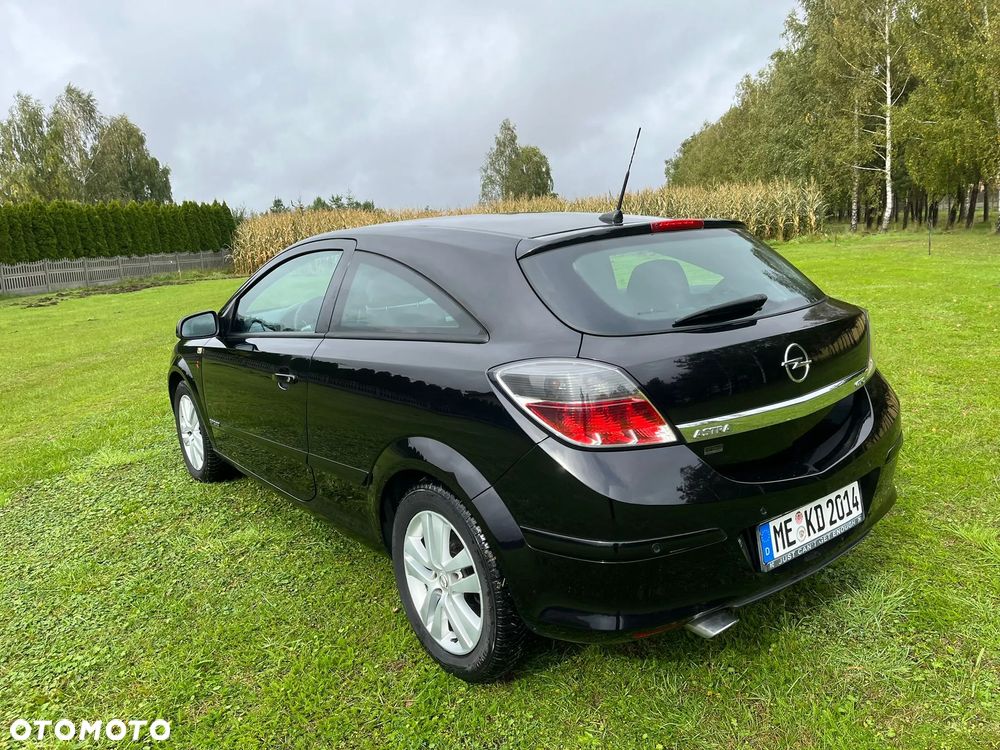 Opel Astra GTC 1.6 Sport - 3