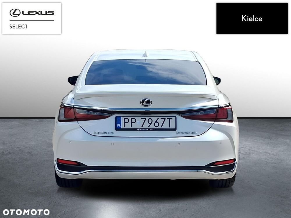 Lexus ES 300h Business Edition - 4