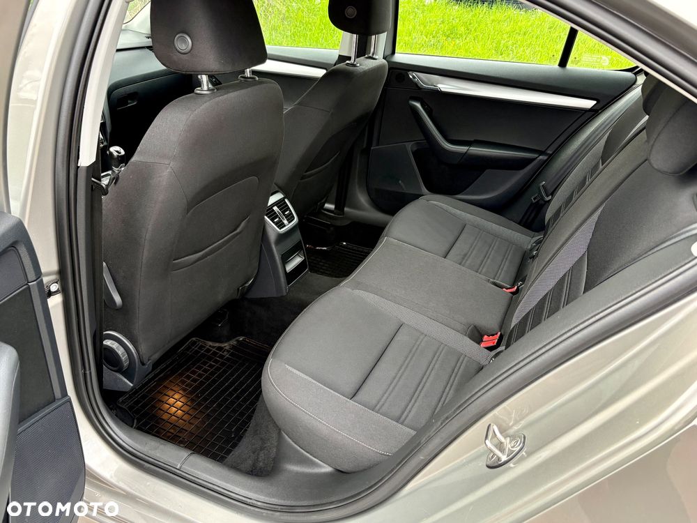 Skoda Octavia 1.6 TDI SCR Ambition - 8