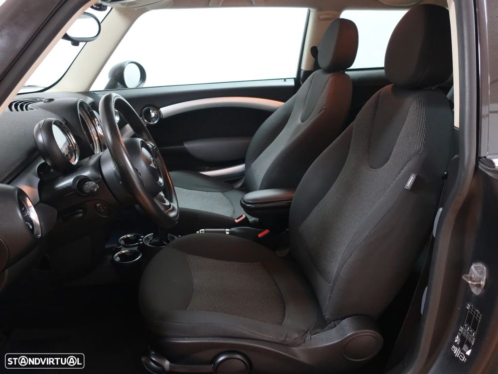 MINI 3 Portas Cooper D - 14