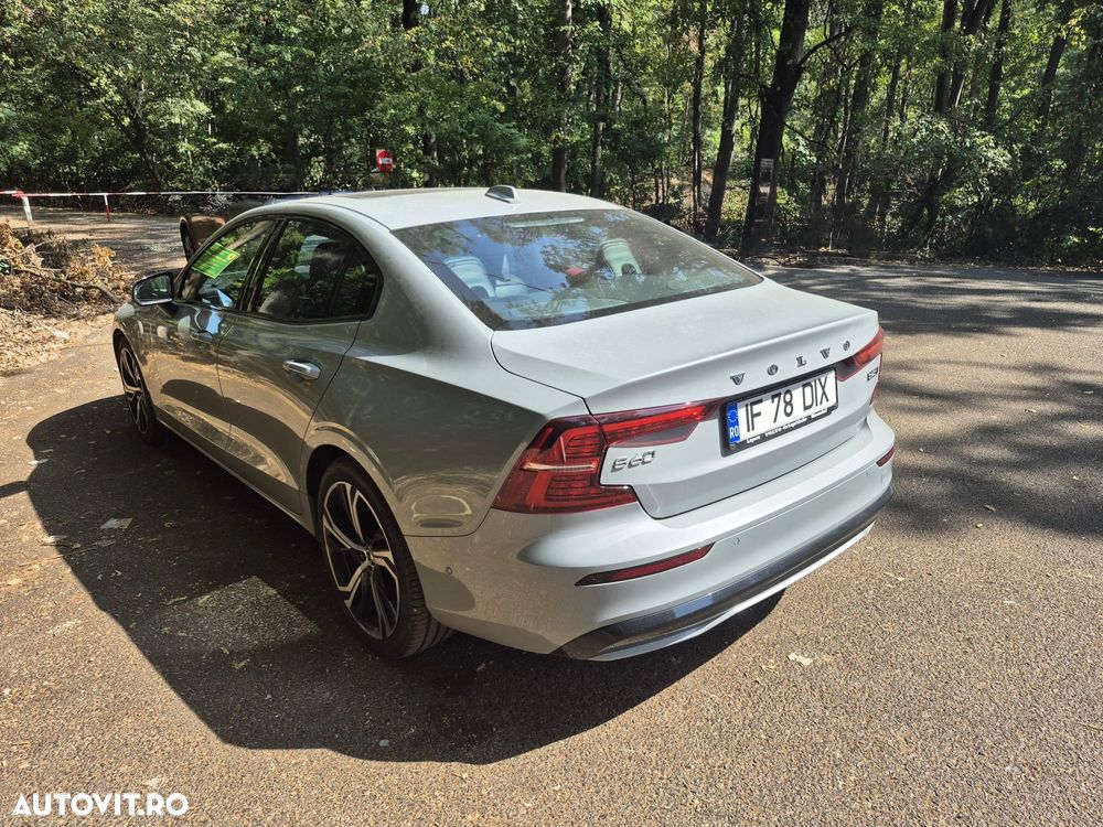 Volvo S60 B5 MHEV AT AWD Ultimate Dark - 5