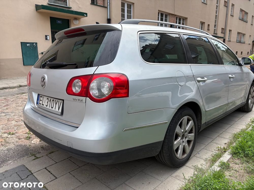 Volkswagen Passat 2.0 TDI Comfortline - 6