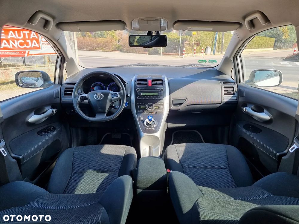 Toyota Auris - 16