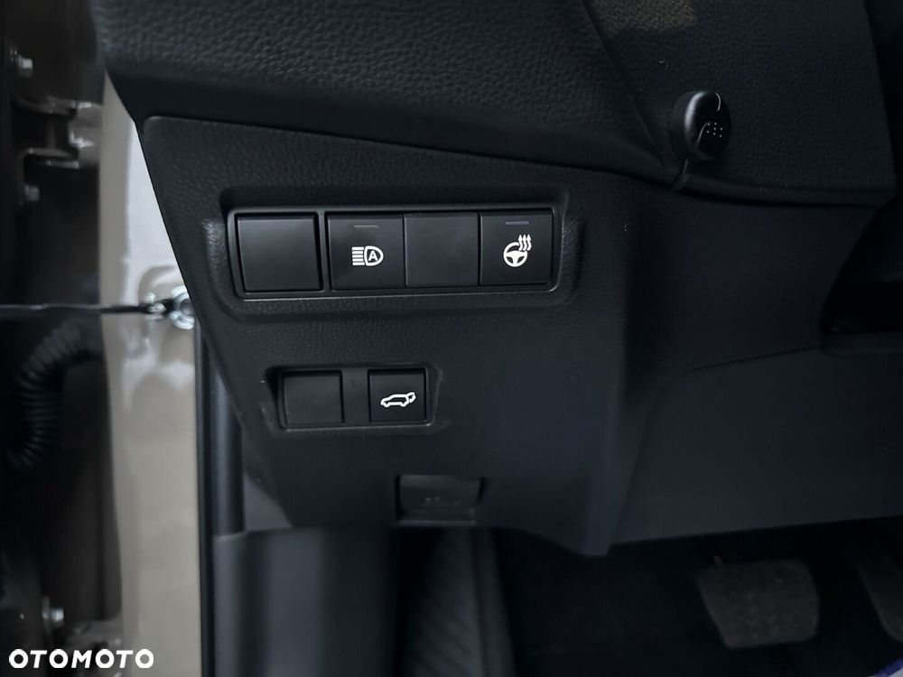 Toyota Corolla Cross 2.0 Hybrid Executive - 26