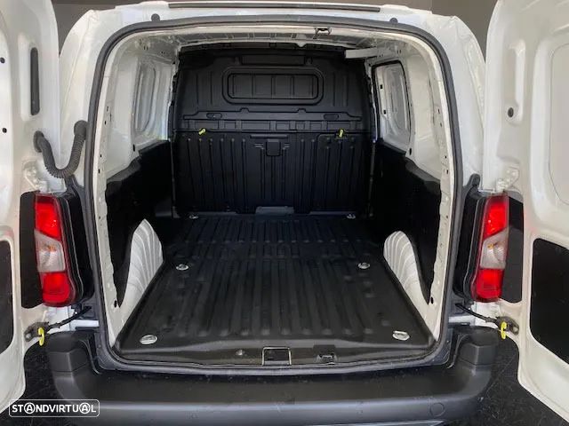 Peugeot 1.5 BlueHDi Premium Standard - 17