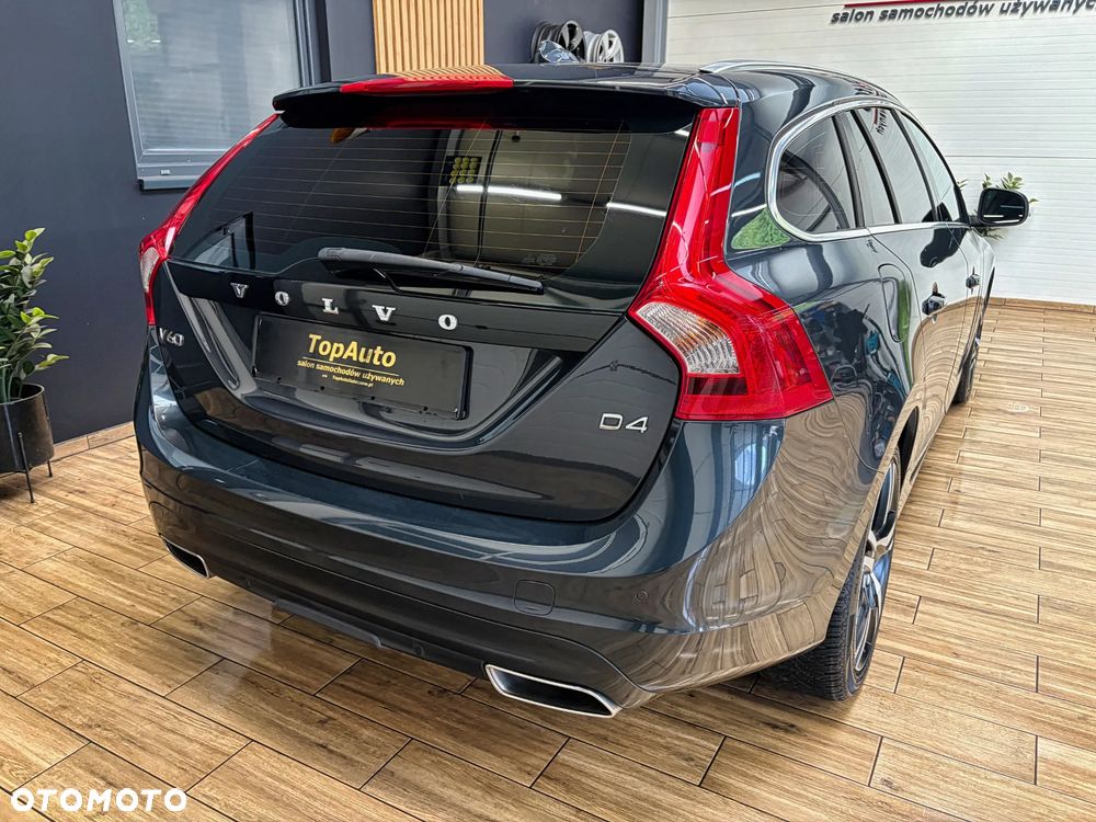 Volvo V60 D4 Geartronic Momentum - 8