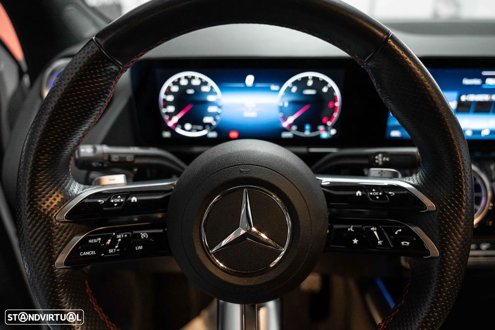 Mercedes-Benz GLA 200 d AMG Line - 18