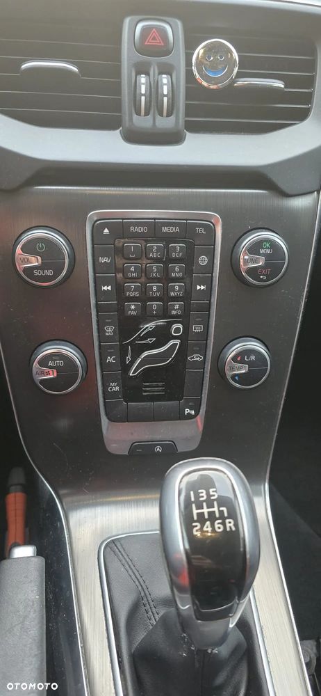 Volvo V40 D4 Drive-E Momentum - 7