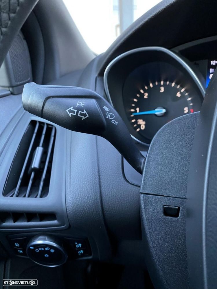 Ford Focus 1.5 TDCi ST-Line - 14