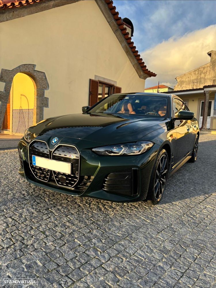 BMW i4 eDrive40 Desportiva M - 1