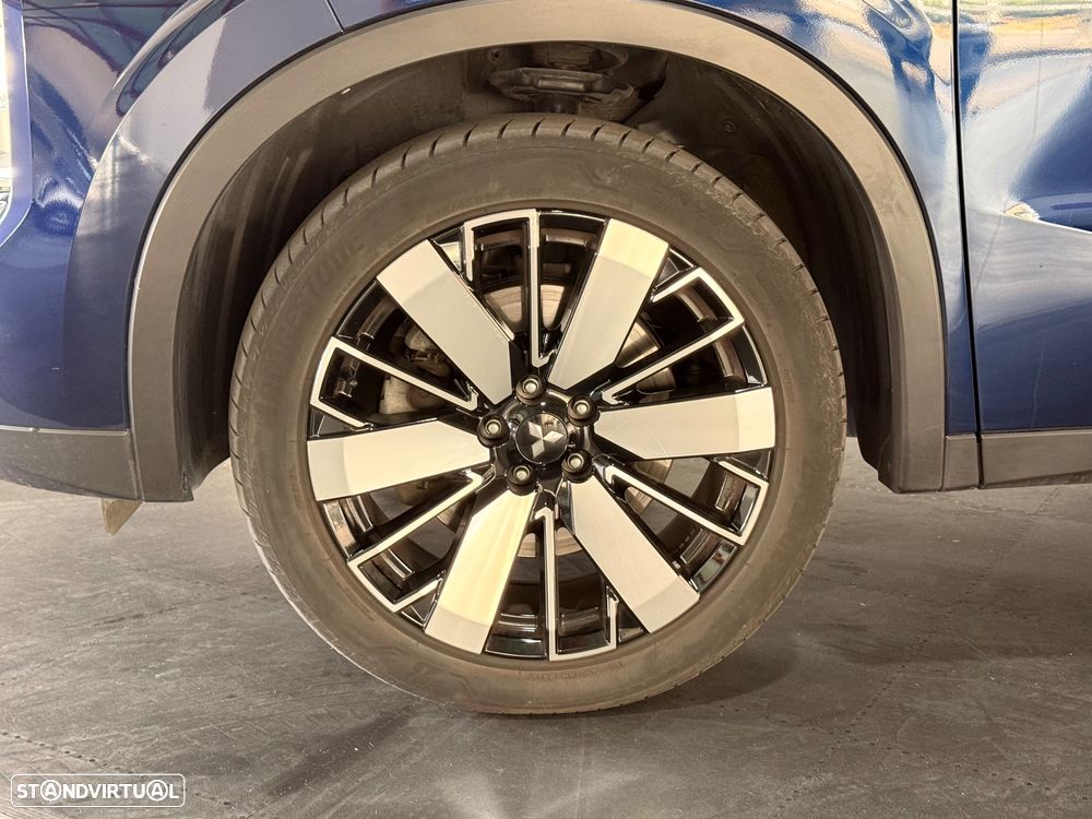 Mitsubishi Outlander - 7