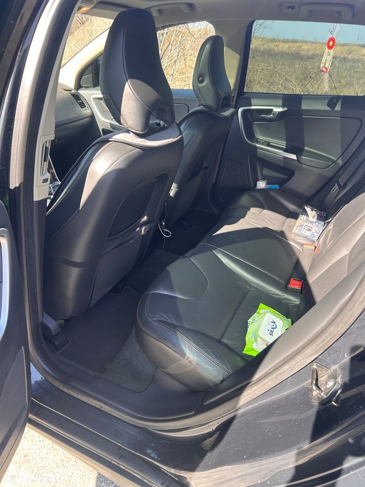 Volvo XC 60 D5 AWD A6 Basic - 5