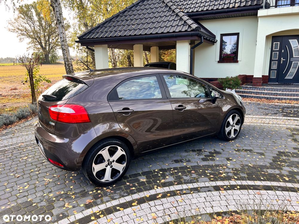 Kia Rio - 12